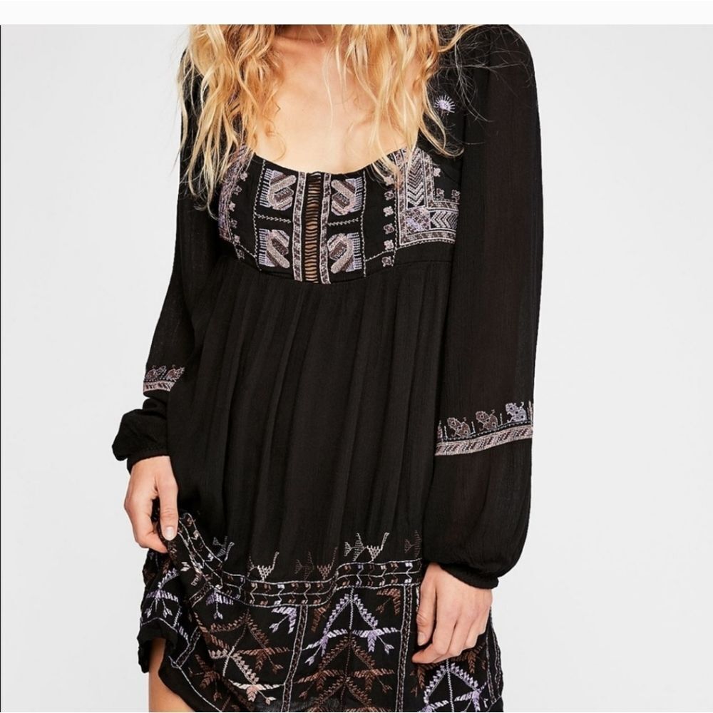NWT FREE PEOPLE RHIANNON BLACK EMBROIDERED MINI DRESS SMALL